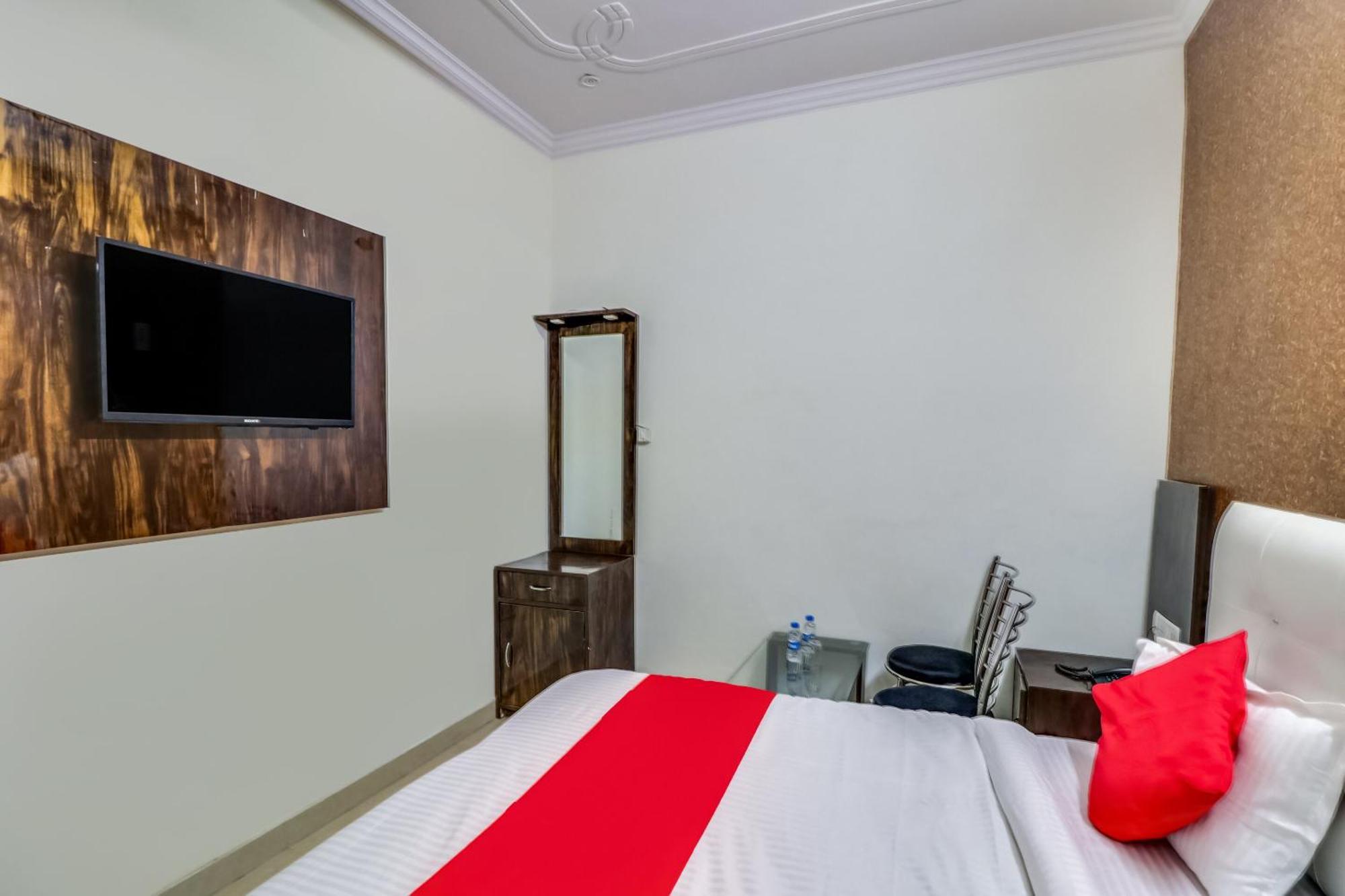 Hotel O Rodstar Chinhat Dış mekan fotoğraf